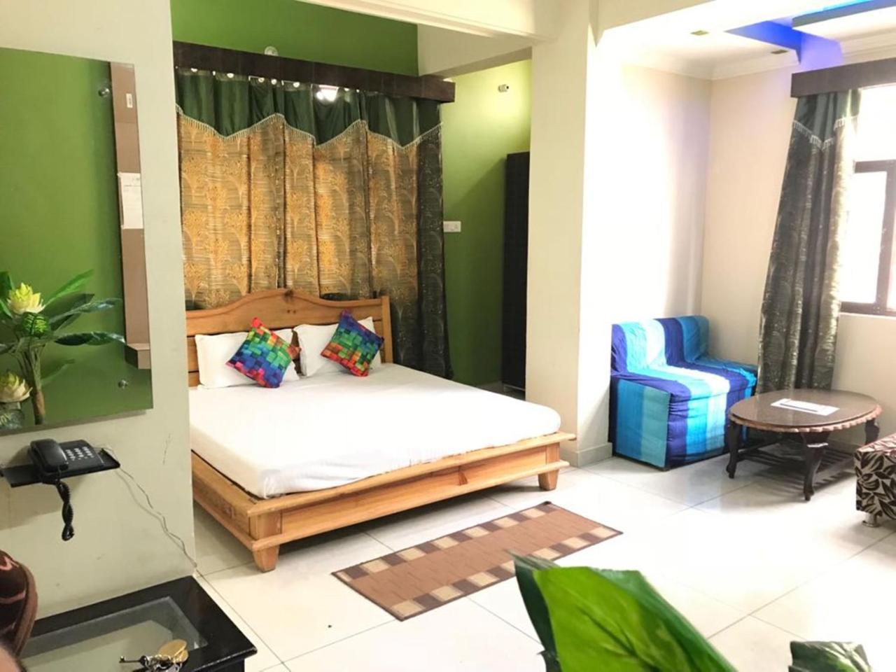 Oyo 37525 Hotel Mall Palace Pithorāgarh Екстериор снимка