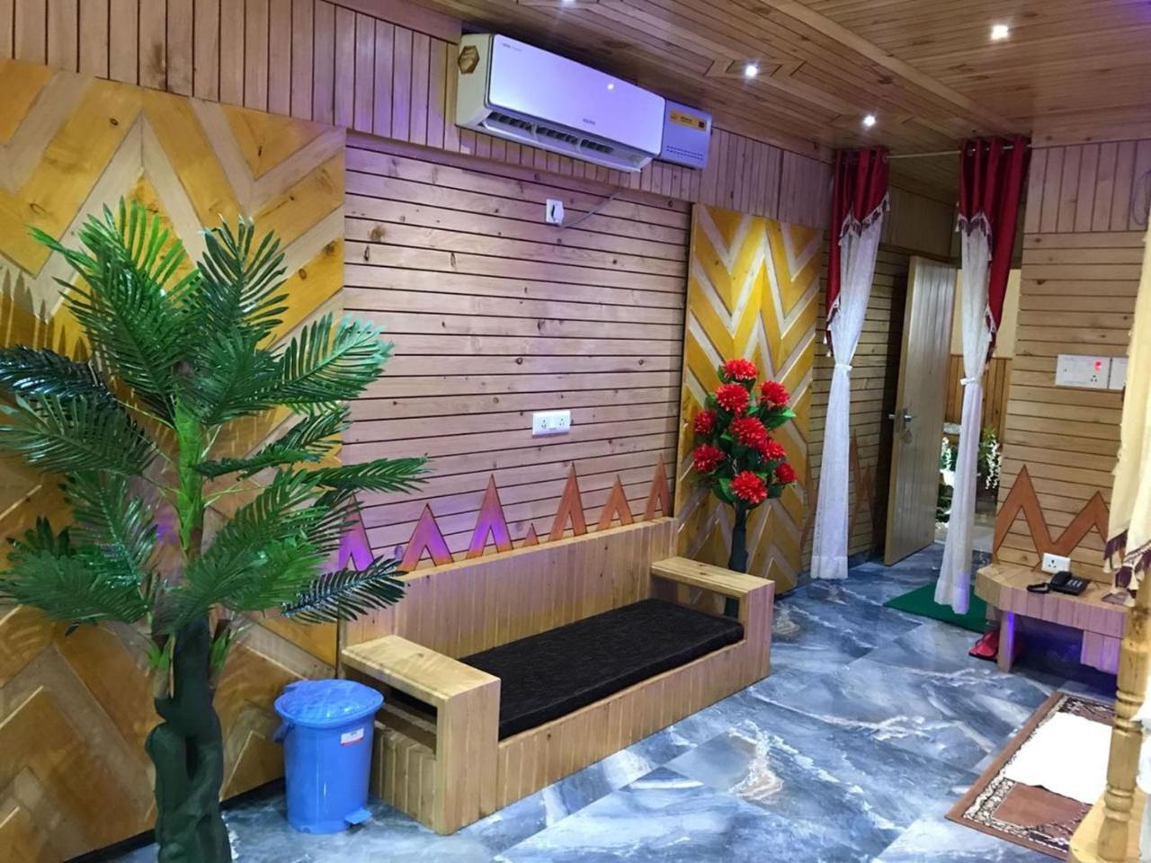Oyo 37525 Hotel Mall Palace Pithorāgarh Екстериор снимка