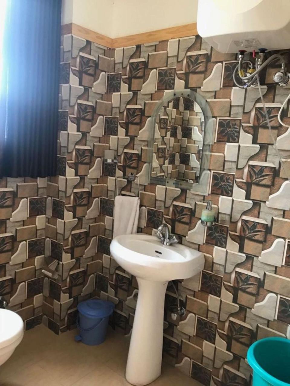 Oyo 37525 Hotel Mall Palace Pithorāgarh Екстериор снимка